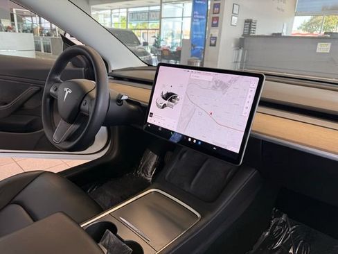 Used 2021 Tesla Model 3 Long Range AWD/4WD image 25