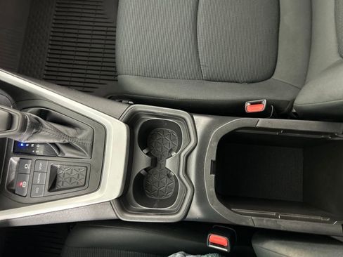 Used 2021 Toyota RAV4 LE image 13