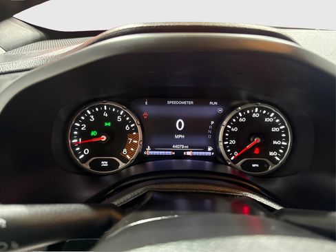 Used 2020 Jeep Renegade Trailhawk w/ Premium Leather Group AWD/4WD image 16