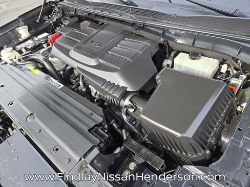 Used 2022 Nissan Titan SV image 19