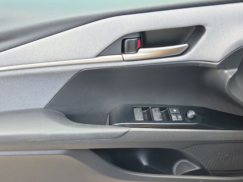 Used 2025 Toyota Camry LE w/ Convenience Package FWD image 16