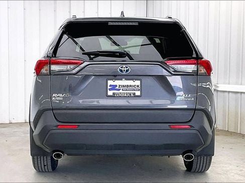 Used 2023 Toyota RAV4 XLE AWD/4WD image 4