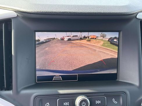 Used 2024 GMC Terrain SLE AWD/4WD image 17