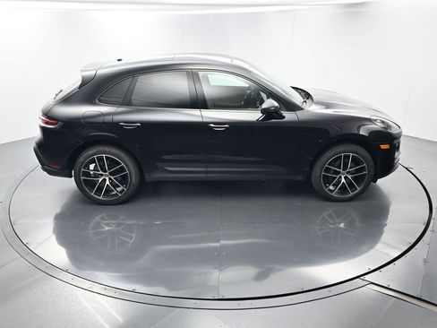 Certified 2024 Porsche Macan AWD/4WD image 38