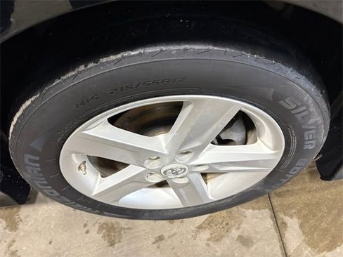 Used 2012 Toyota Camry SE image 19