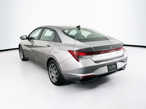 Used 2023 Hyundai Elantra SEL FWD image 5