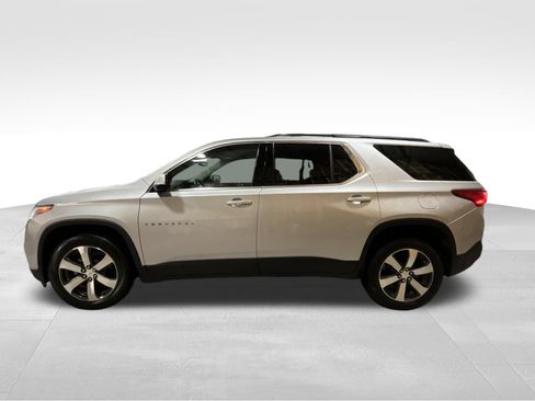Used 2020 Chevrolet Traverse LT w/ LT Premium Package FWD image 8