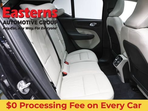 Used 2023 Volvo XC40 B5 Plus AWD/4WD image 23