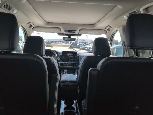 Used 2024 Nissan Pathfinder SL w/ SL Premium Package image 24