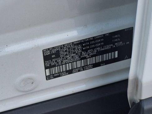 Used 2023 Toyota RAV4 XLE Premium FWD image 31