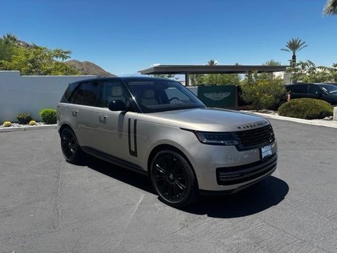 Used 2023 Land Rover Range Rover SE AWD/4WD image 3