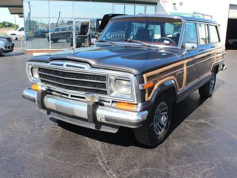 Used 1990 Jeep Grand Wagoneer AWD/4WD image 2