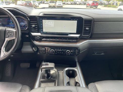 Used 2022 Chevrolet Silverado 1500 RST w/ Convenience Package II AWD/4WD image 12