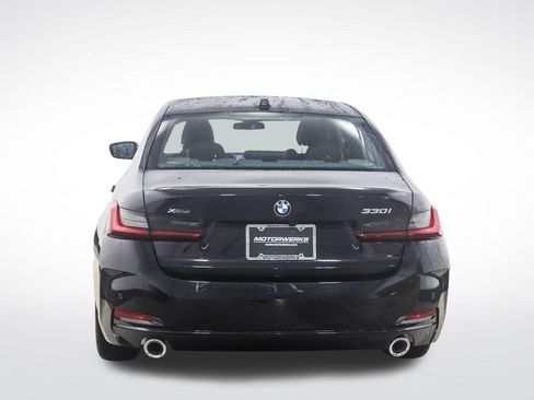 Used 2025 BMW 330i xDrive Sedan w/ Premium Package AWD/4WD image 4