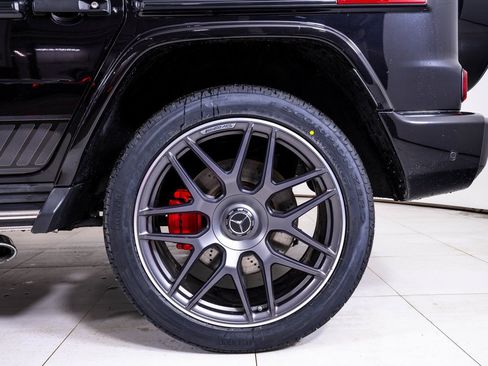 Used 2022 Mercedes-Benz G 63 AMG 4MATIC w/ AMG Night Package image 11