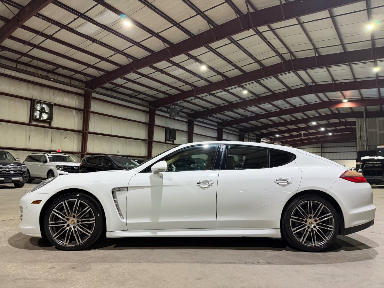 Used 2013 Porsche Panamera 4 image 8