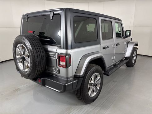 Used 2021 Jeep Wrangler Unlimited Sahara AWD/4WD image 8