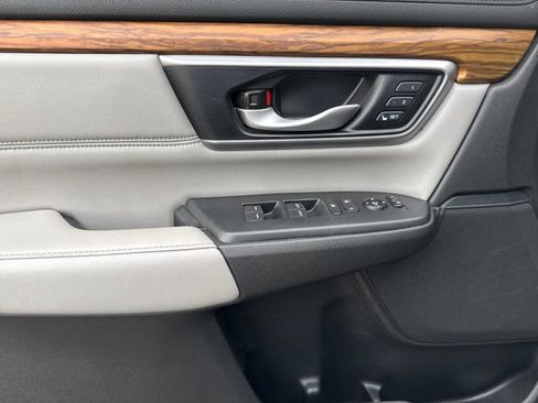 Used 2018 Honda CR-V Touring image 10