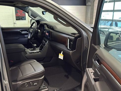 New 2026 GMC Sierra 1500 Denali w/ Denali Reserve Package AWD/4WD image 12
