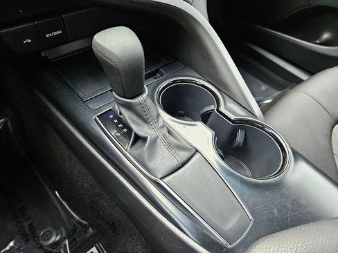 Used 2020 Toyota Camry LE FWD image 25