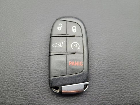 Used 2022 Jeep Grand Cherokee Limited image 32