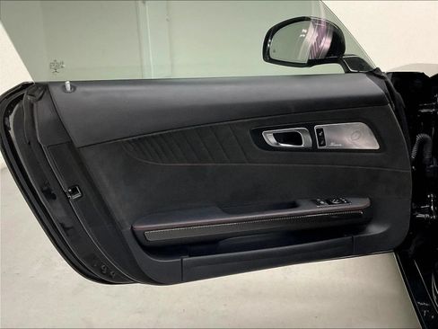 Used 2018 Mercedes-Benz AMG GT S w/ Exclusive Interior Package image 14