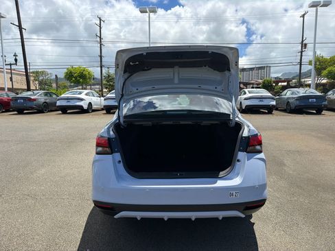 Used 2024 Nissan Versa SR w/ Trunk Package FWD image 11