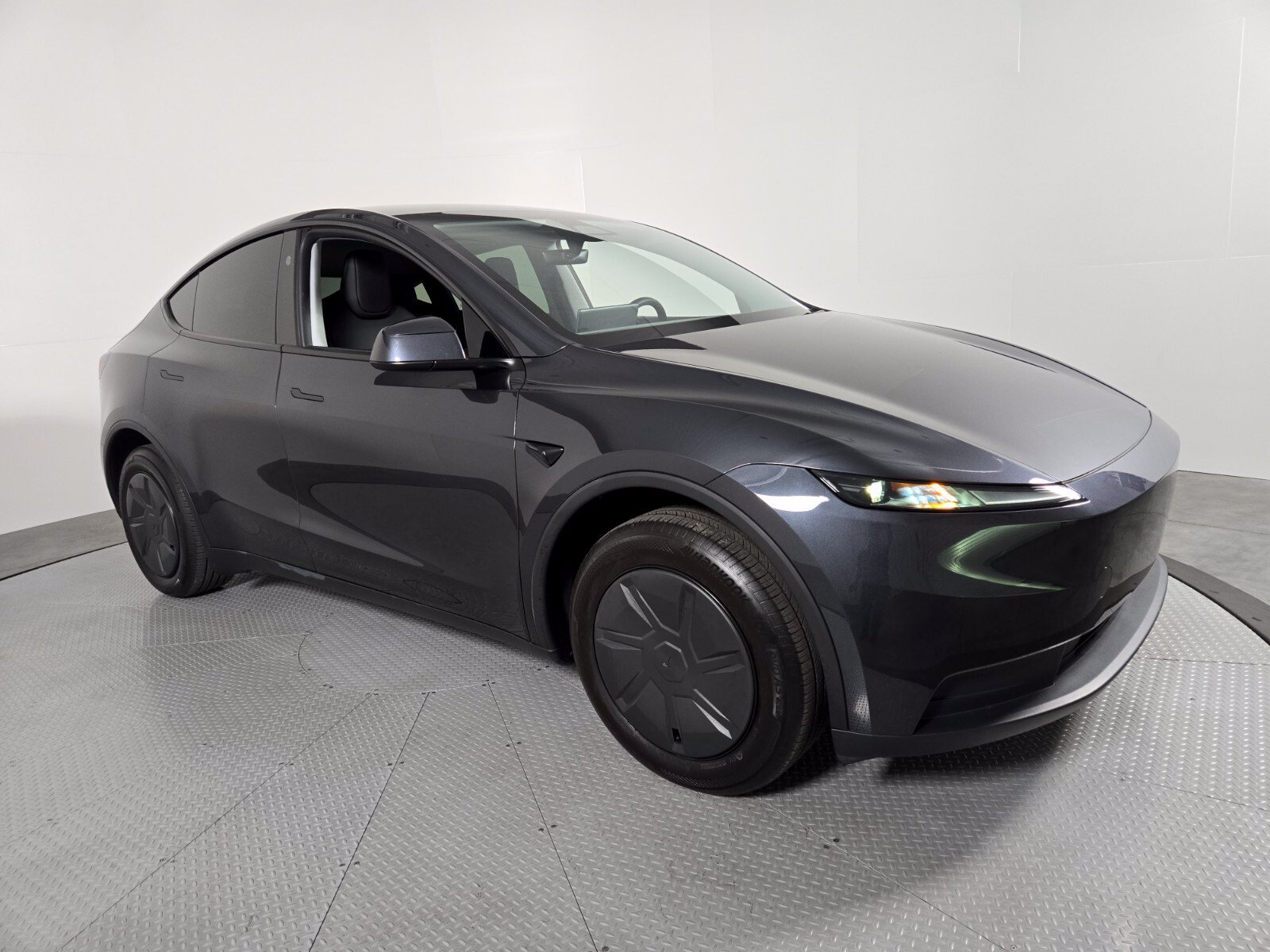 Used 2026 Tesla Model Y 2WD image 14