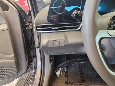 Used 2024 Hyundai Elantra SEL image 16