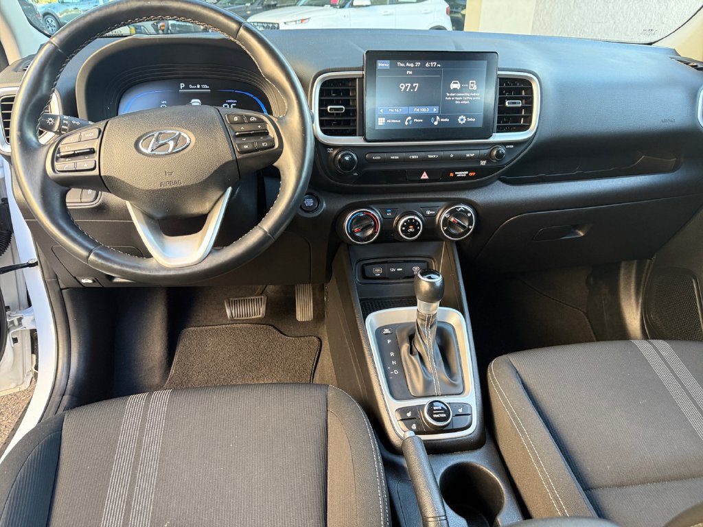 Used 2023 Hyundai Venue FWD image 19