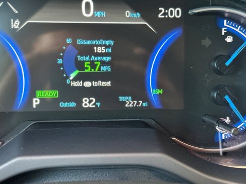 Used 2025 Toyota RAV4 XLE AWD/4WD image 30