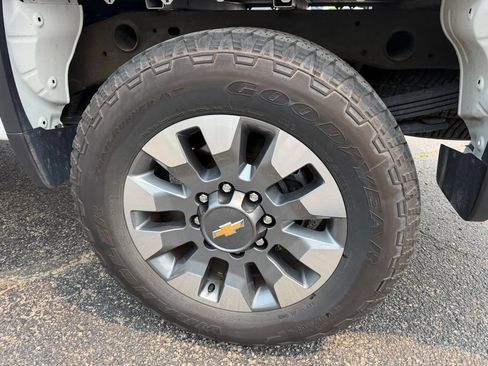 Used 2025 Chevrolet Silverado 2500 Custom w/ Custom Convenience Package AWD/4WD image 29