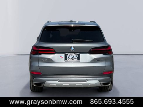 Used 2024 BMW X5 sDrive40i w/ Premium Package image 4