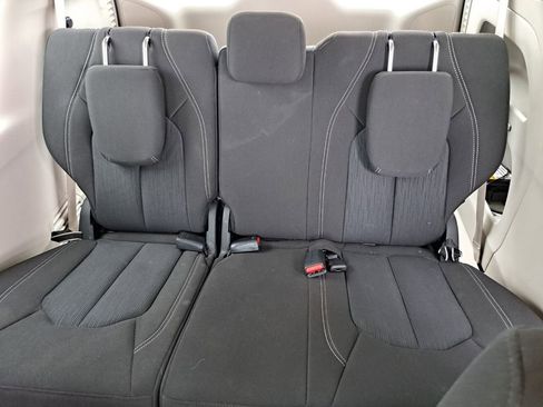 Used 2023 Chrysler Voyager LX image 26