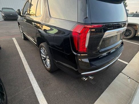 Certified 2021 GMC Yukon Denali w/ Denali Premium Package AWD/4WD image 4