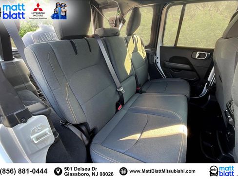 Used 2024 Jeep Wrangler Unlimited Sahara image 28