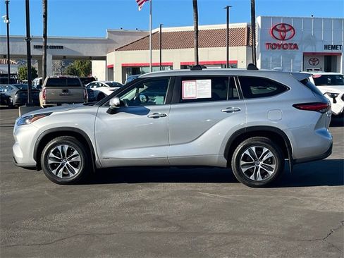Used 2023 Toyota Highlander XLE image 9