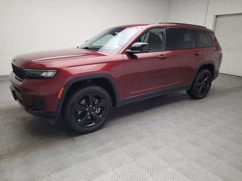 Used 2023 Jeep Grand Cherokee L Laredo AWD/4WD image 2