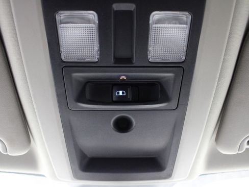 Used 2017 RAM 1500 Classic SLT image 15