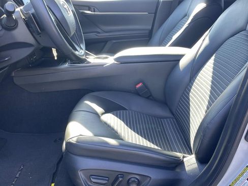Used 2024 Toyota Camry SE image 15