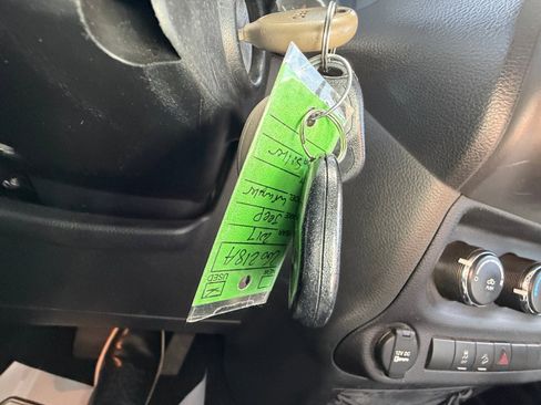 Used 2017 Jeep Wrangler Unlimited Sport w/ Connectivity Group image 30