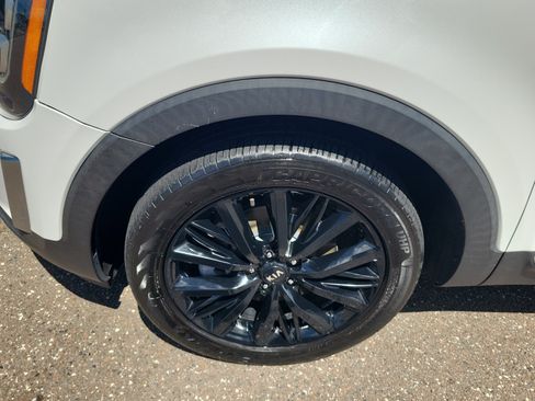 Used 2020 Kia Telluride SX w/ Towing Package FWD image 9