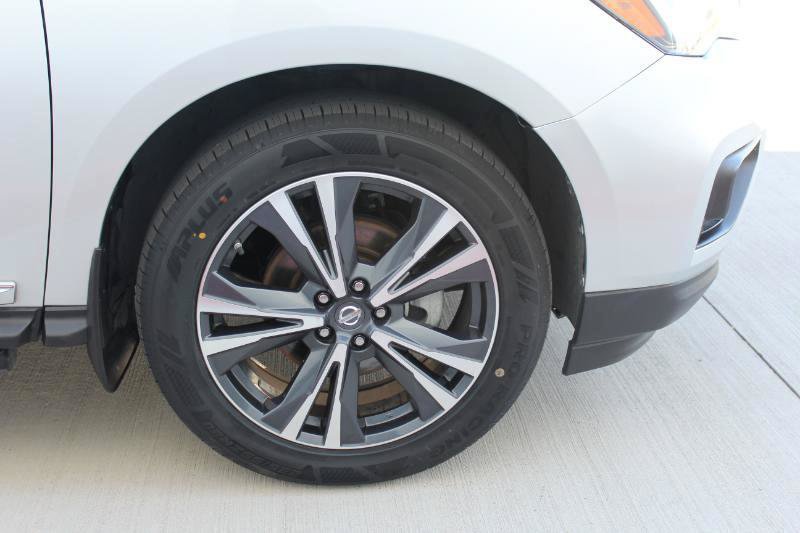 Used 2018 Nissan Pathfinder Platinum w/ Cargo Package FWD image 55