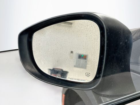 Used 2020 Chrysler Voyager Lxi FWD image 16