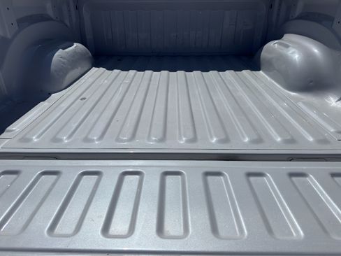 Used 2023 RAM 1500 Laramie AWD/4WD image 8