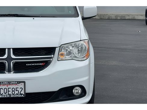 Used 2019 Dodge Grand Caravan SXT FWD image 19