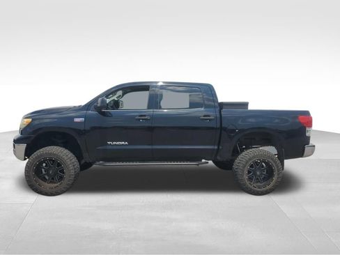 Used 2012 Toyota Tundra 4x4 CrewMax w/ Tow Pkg image 2