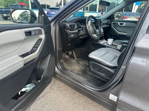 Used 2021 Ford Explorer XLT w/ Equipment Group 202A AWD/4WD image 30