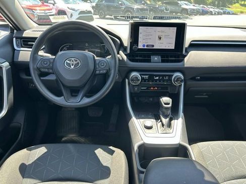 Used 2025 Toyota RAV4 XLE AWD/4WD image 16