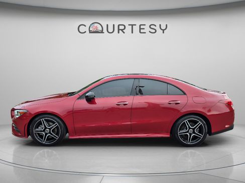 Used 2023 Mercedes-Benz CLA 250 4MATIC image 2